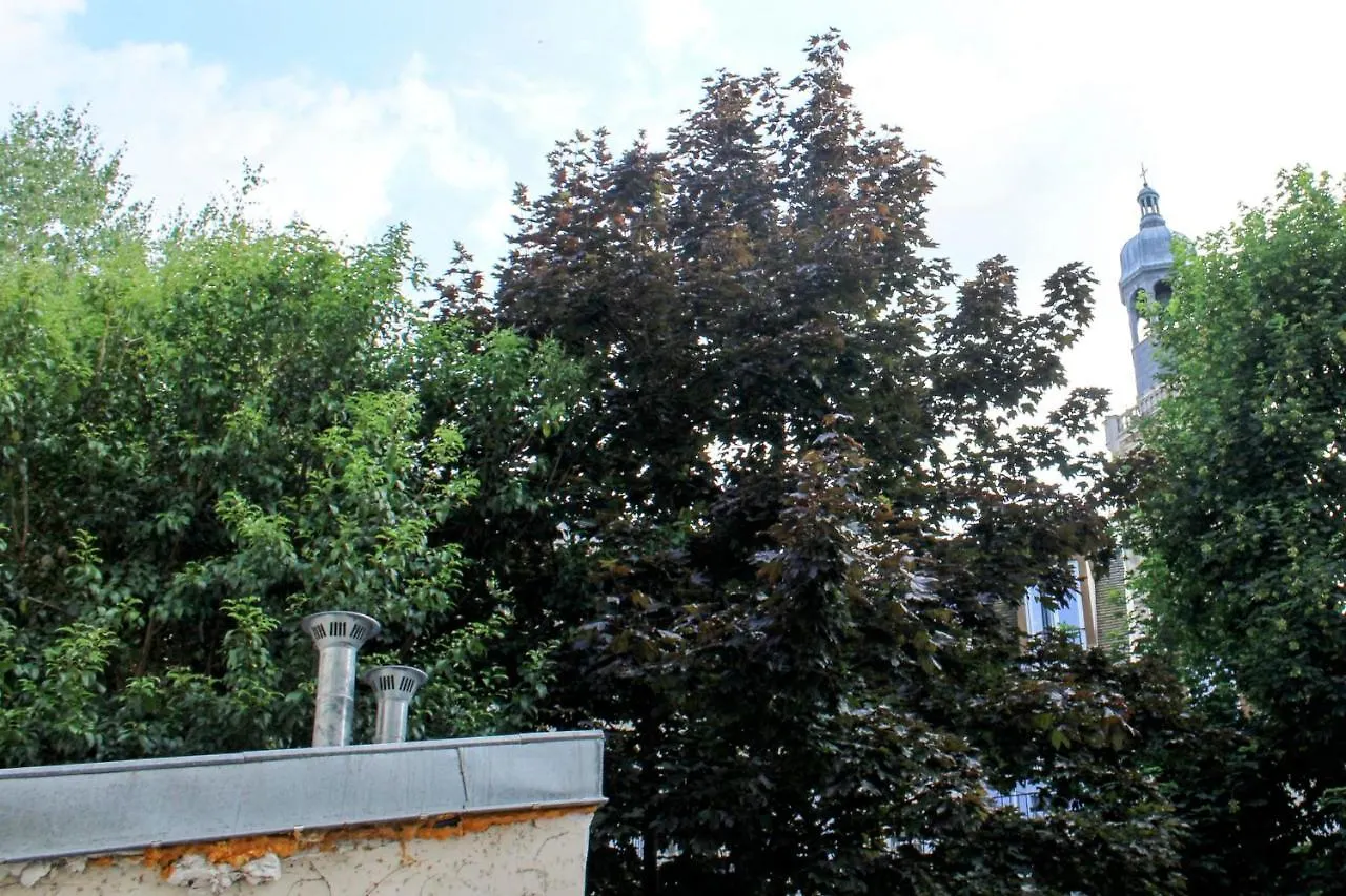 A Cosy Little Nest In The 5Th Arrondissement Apartment Paris France